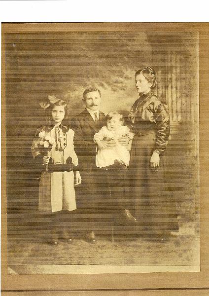 EarlyFamilia.jpg - Occhipinti Family Picture 1916